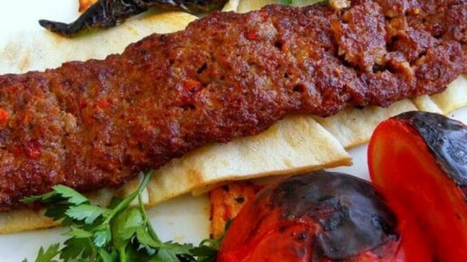 كباب تركي مشوي على الفحم أدانا كباب adana kebabı